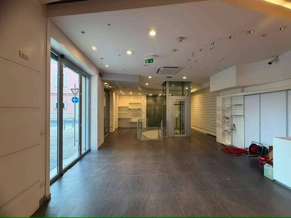 negozio in affitto a Cerignola in zona Centro Città