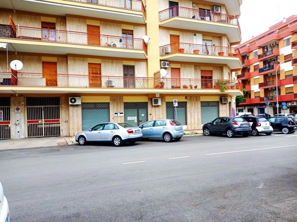 locale commerciale in affitto a Foggia