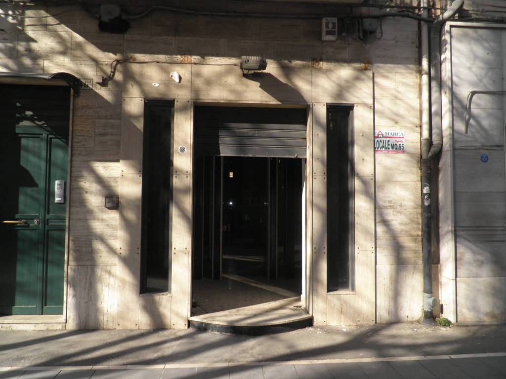negozio in affitto a Foggia in zona Centro Città