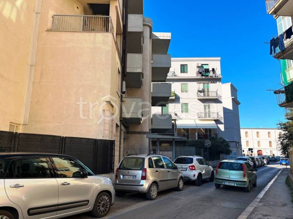 negozio in affitto a Foggia