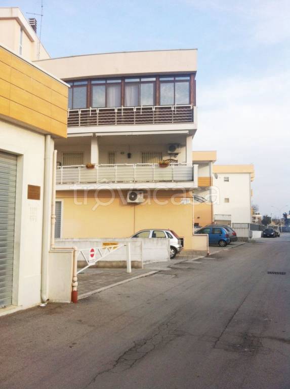 locale commerciale in affitto a Foggia in zona Villaggio Artigiani