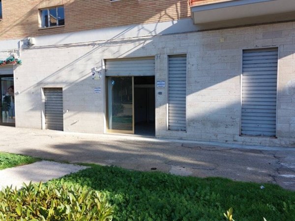 negozio in affitto a Foggia in zona San Ciro