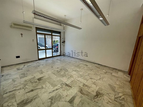 locale commerciale in affitto a Foggia