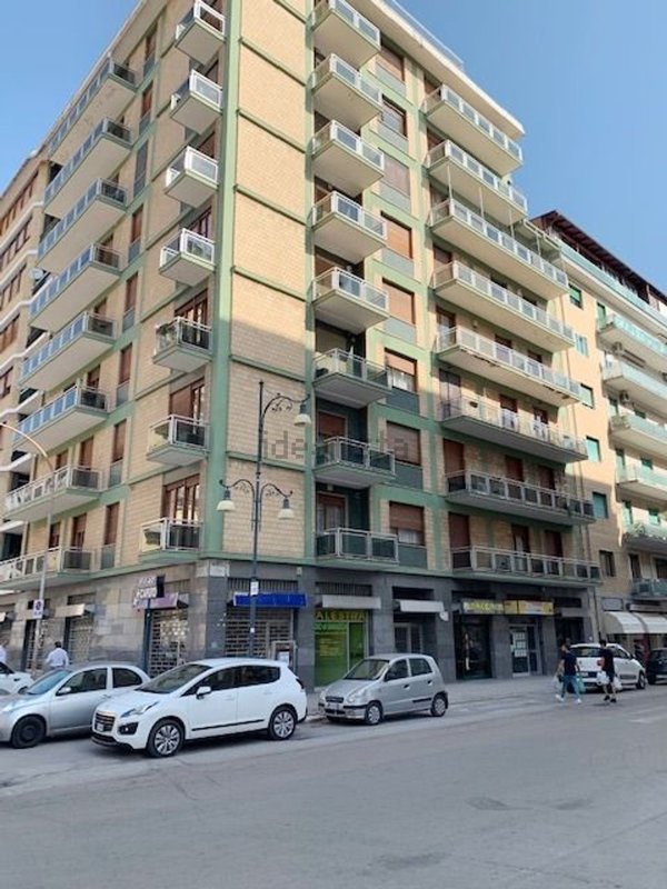 locale commerciale in affitto a Foggia