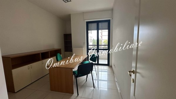 ufficio in vendita a Foggia in zona San Ciro