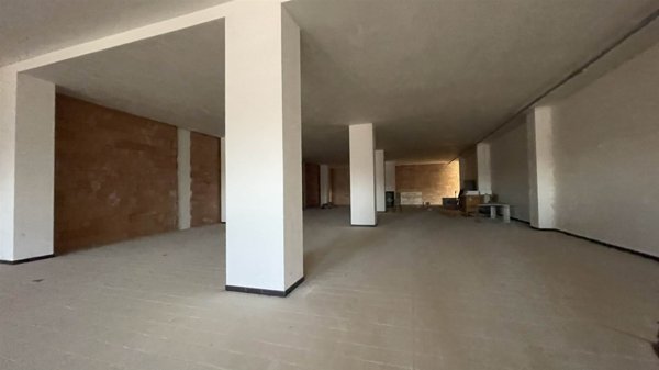 locale commerciale in affitto a Foggia in zona Macchia Gialla
