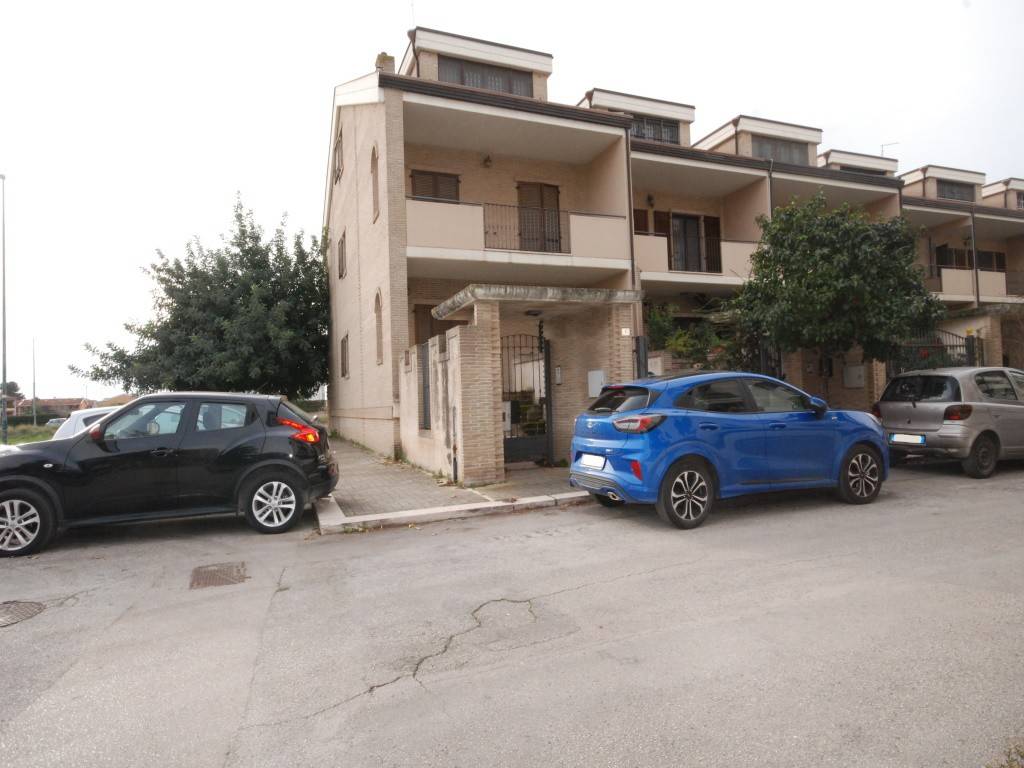 casa indipendente in affitto a Foggia in zona Macchia Gialla