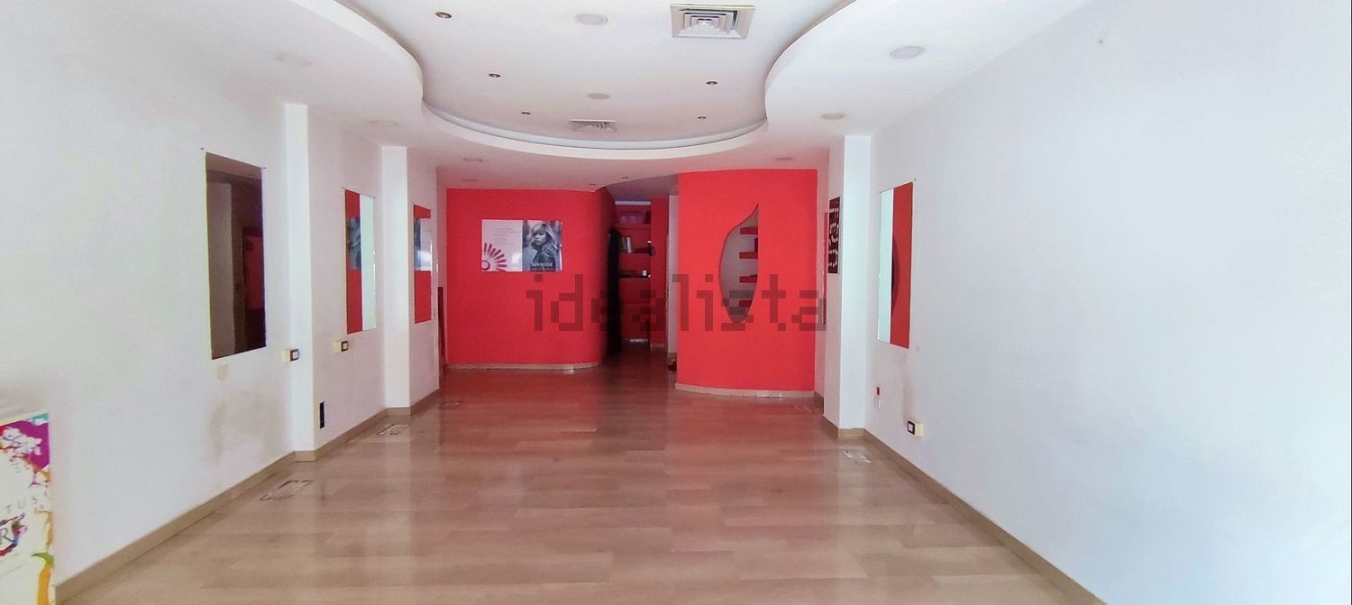 locale commerciale in affitto a Foggia