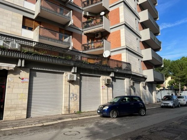 locale commerciale in affitto a Foggia in zona Stadio