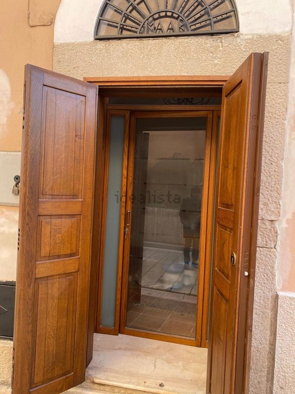 locale commerciale in affitto a Foggia