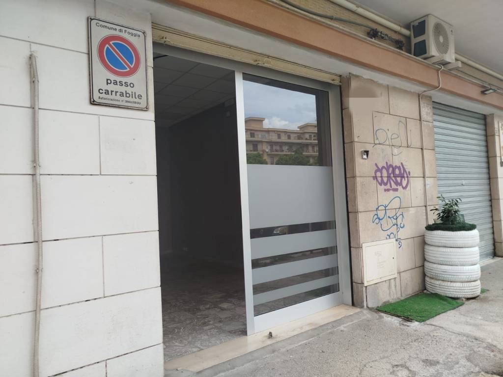 negozio in affitto a Foggia in zona Macchia Gialla