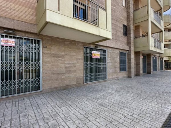 negozio in affitto a Foggia in zona Rione Diaz