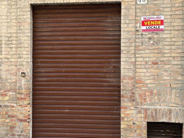 negozio in affitto a Foggia
