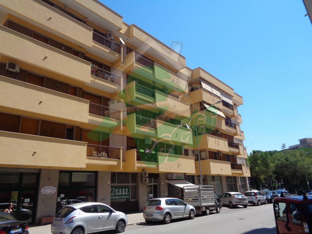 negozio in affitto a Foggia in zona Macchia Gialla