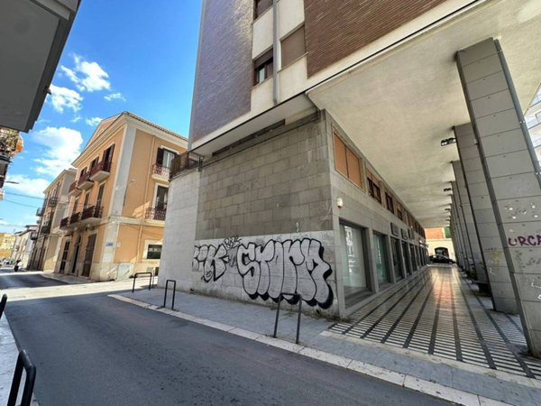 negozio in affitto a Foggia
