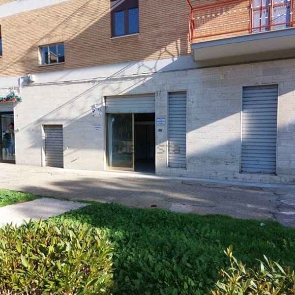 locale commerciale in affitto a Foggia in zona San Ciro