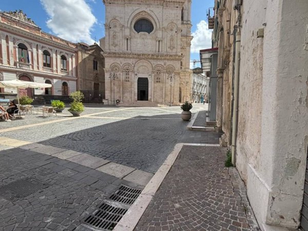negozio in affitto a Foggia in zona Centro Città