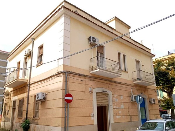 negozio in affitto a Foggia