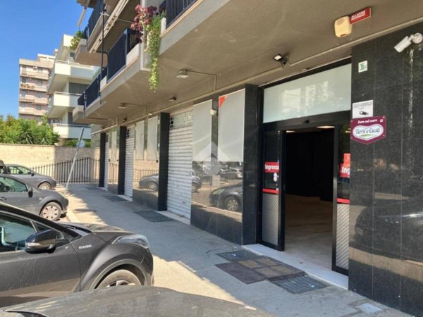 negozio in affitto a Foggia