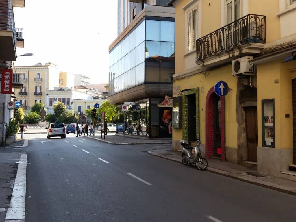 negozio in affitto a Foggia in zona Centro Città