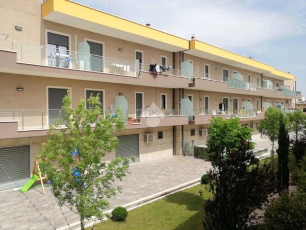 negozio in affitto a Foggia in zona Villaggio Artigiani