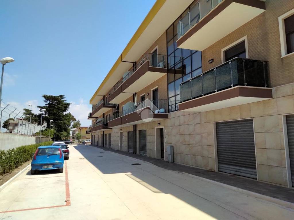 negozio in affitto a Foggia in zona Villaggio Artigiani