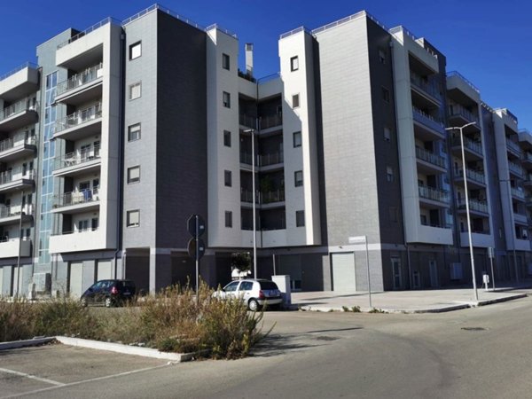 negozio in affitto a Foggia