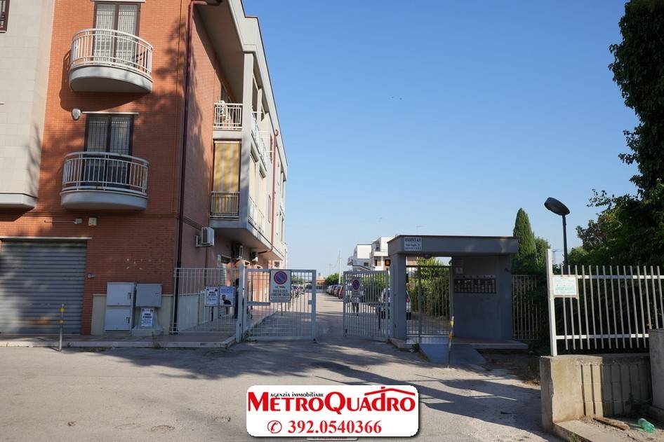 negozio in affitto a Foggia in zona CEP