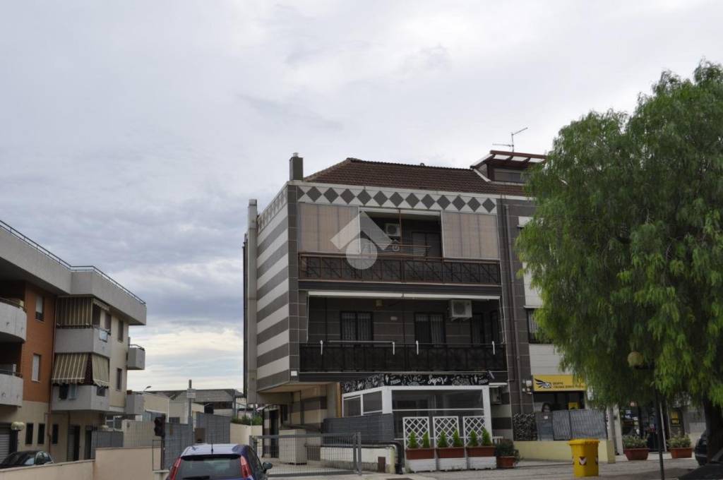 locale commerciale in affitto a Foggia in zona Villaggio Artigiani