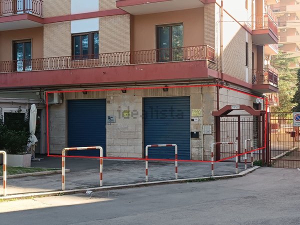 locale commerciale in affitto a Foggia in zona Immacolata / San Pio X