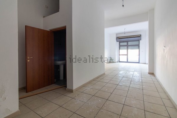 locale commerciale in affitto a Foggia