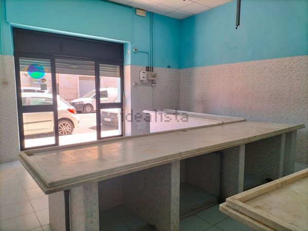 locale commerciale in affitto a Foggia