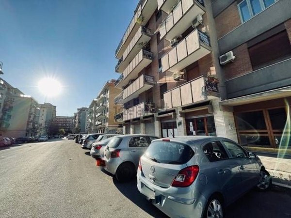 locale commerciale in affitto a Foggia