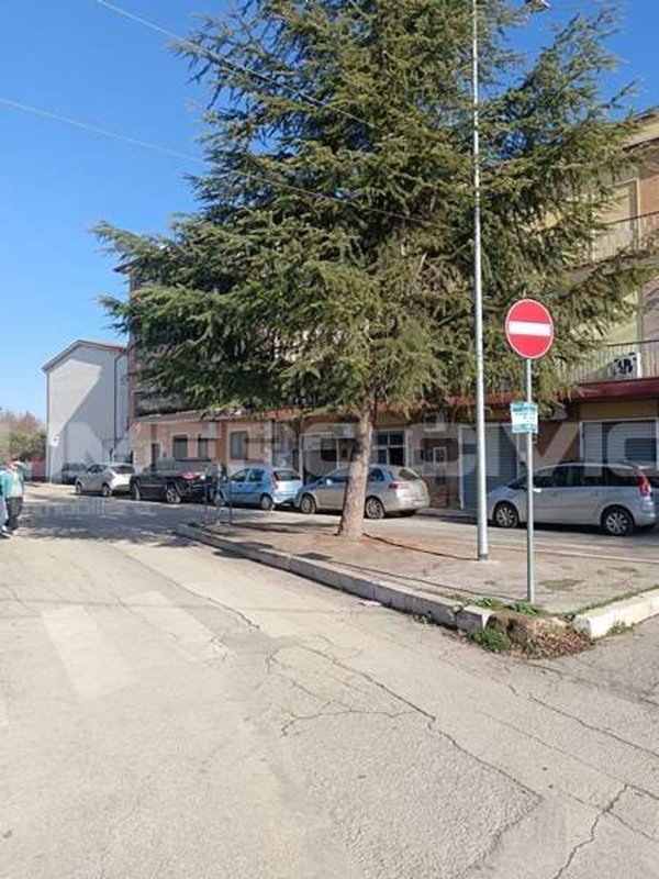 locale commerciale in affitto a Foggia