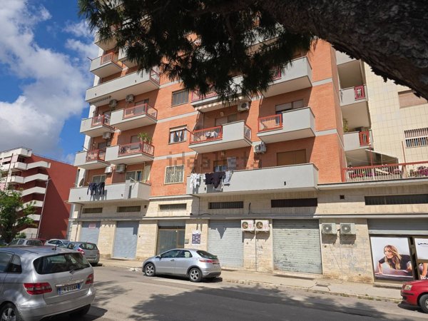 locale commerciale in affitto a Foggia in zona Camporeale