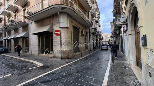 locale commerciale in affitto a Foggia