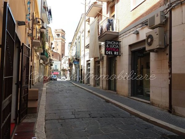 locale commerciale in affitto a Foggia in zona Centro Città