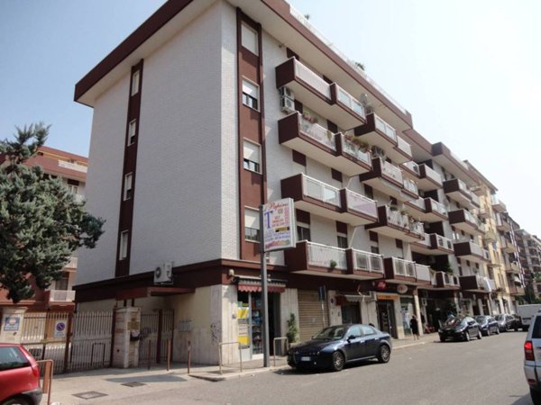 locale commerciale in affitto a Foggia in zona Candelaro