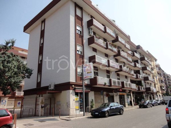 locale commerciale in affitto a Foggia in zona Candelaro