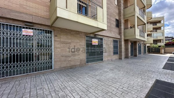 locale commerciale in affitto a Foggia