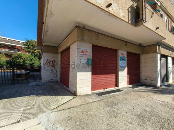 locale commerciale in affitto a Foggia in zona CEP