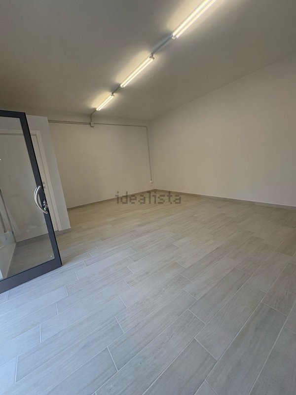 locale commerciale in affitto a Foggia