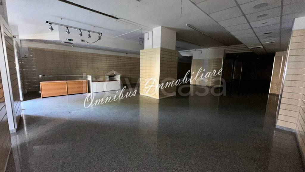 negozio in affitto a Foggia