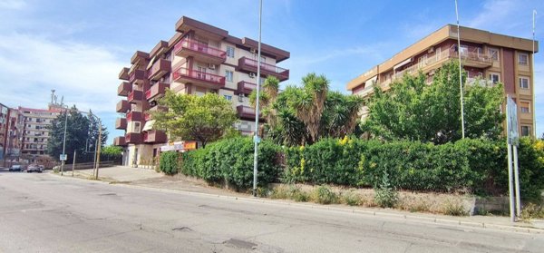 locale commerciale in affitto a Foggia
