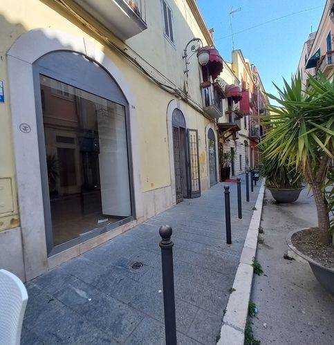 negozio in affitto a Foggia