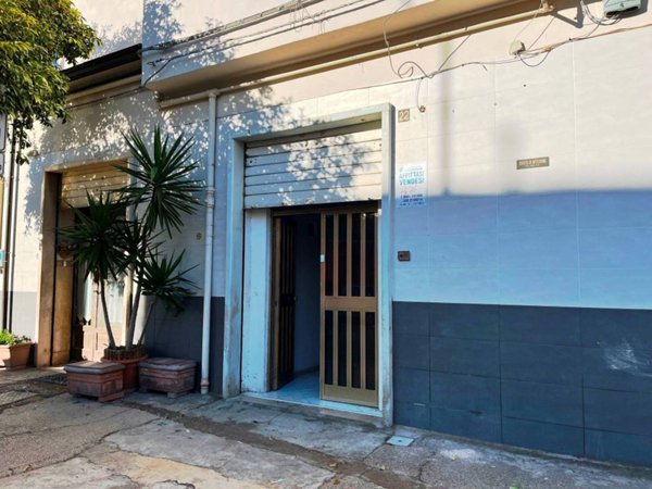 negozio in affitto a Foggia in zona Stadio