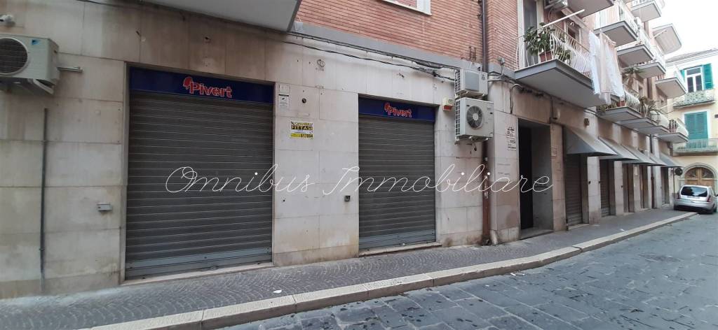 negozio in affitto a Foggia in zona Centro Città