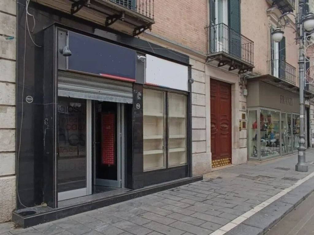 negozio in affitto a Foggia in zona Centro Città