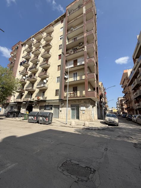 locale commerciale in affitto a Foggia