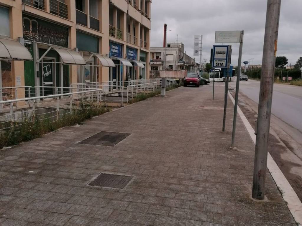 negozio in affitto a Foggia in zona Arpinova